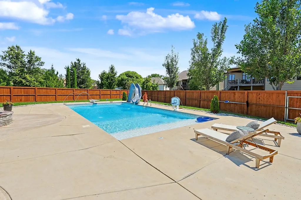 104 N Kennedy Wichita KS 67235