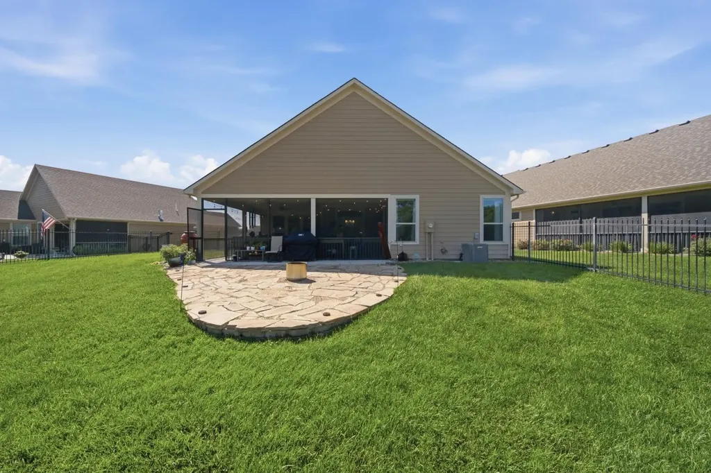 1013 E Waters Edge Street Derby KS 67037