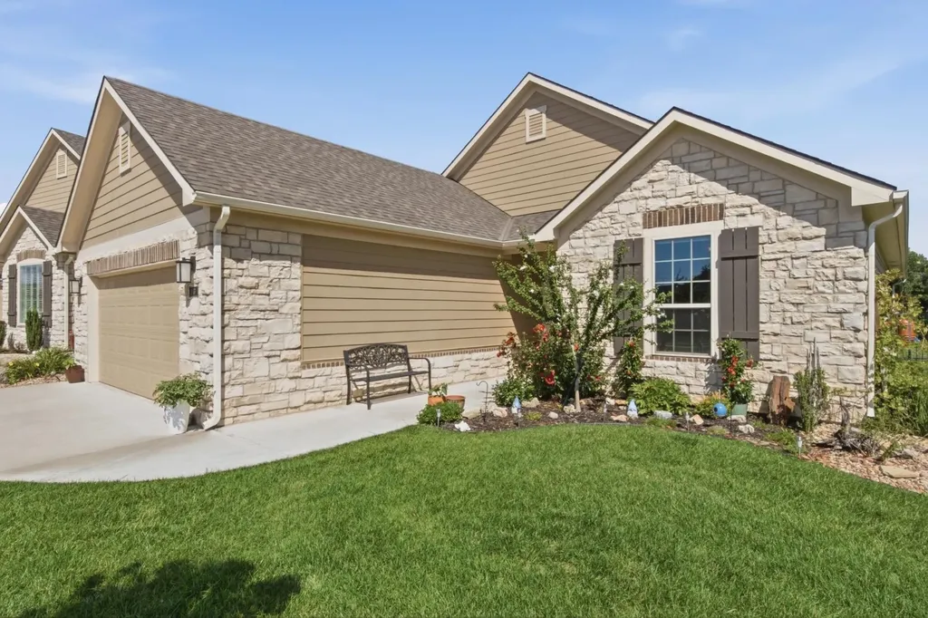 1013 E Waters Edge Street Derby KS 67037