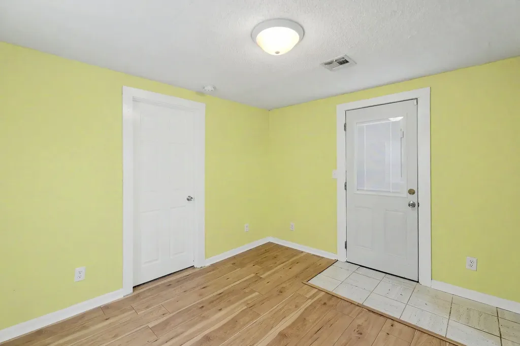 2154 S Seneca Street Wichita KS 67213
