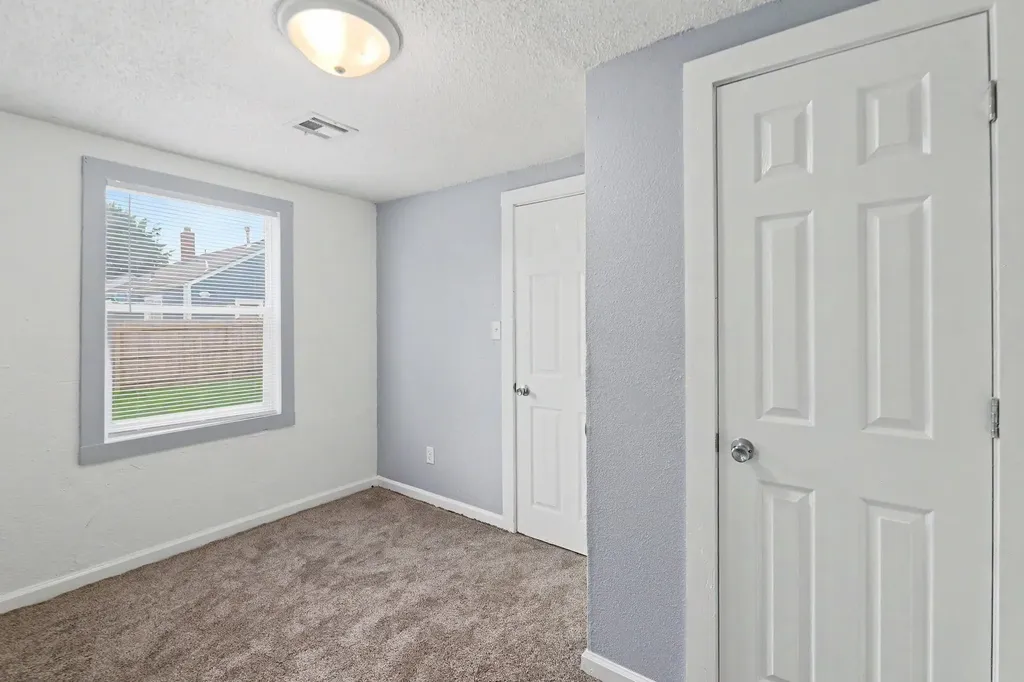 2154 S Seneca Street Wichita KS 67213