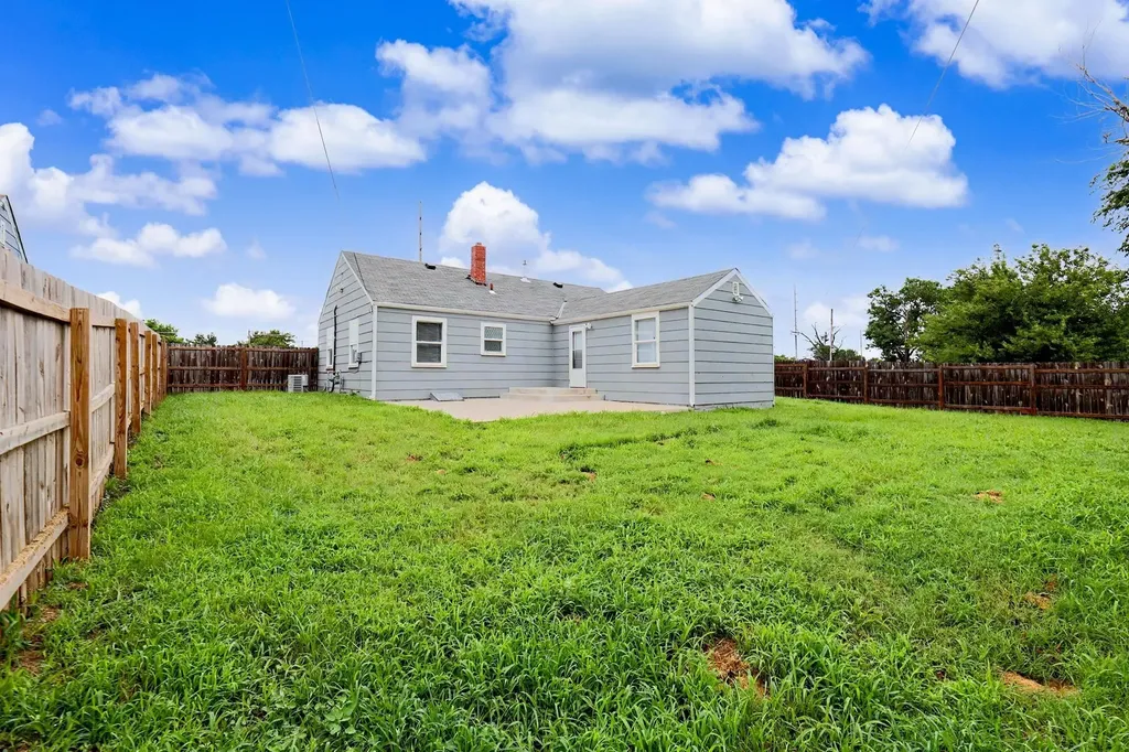 2154 S Seneca Street Wichita KS 67213