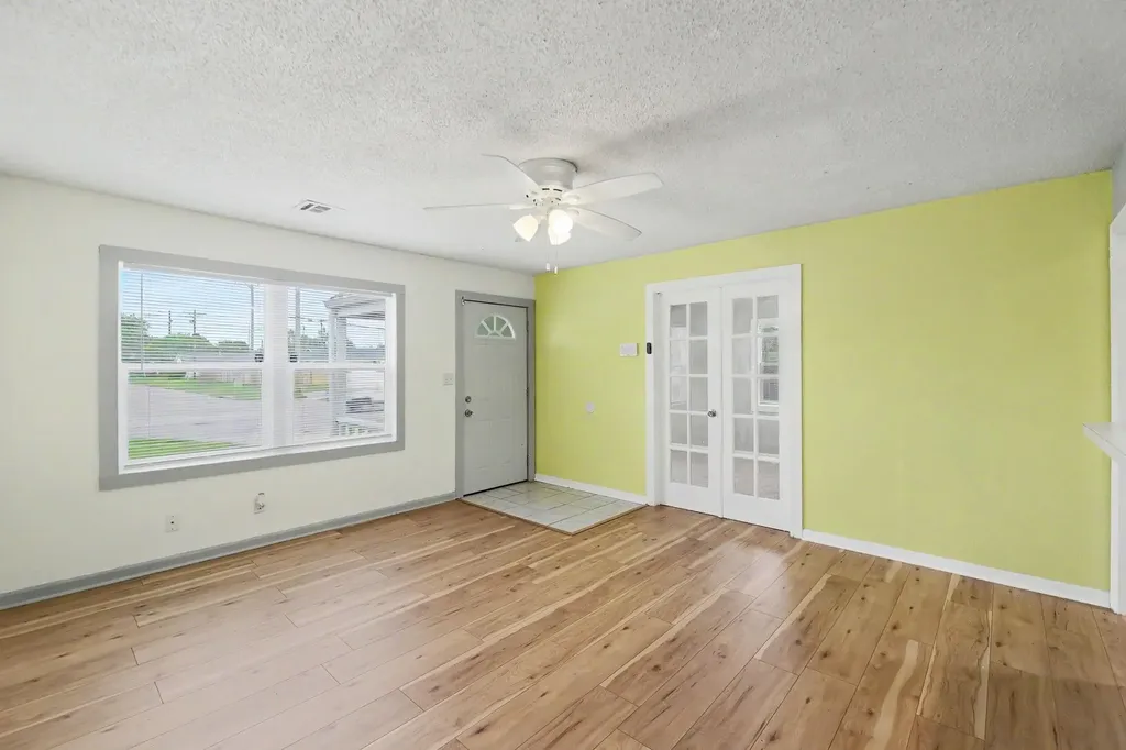 2154 S Seneca Street Wichita KS 67213