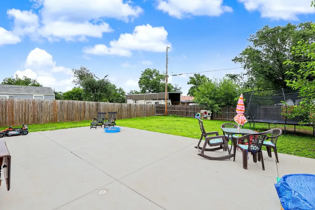 2200 S Seneca Wichita KS 67213