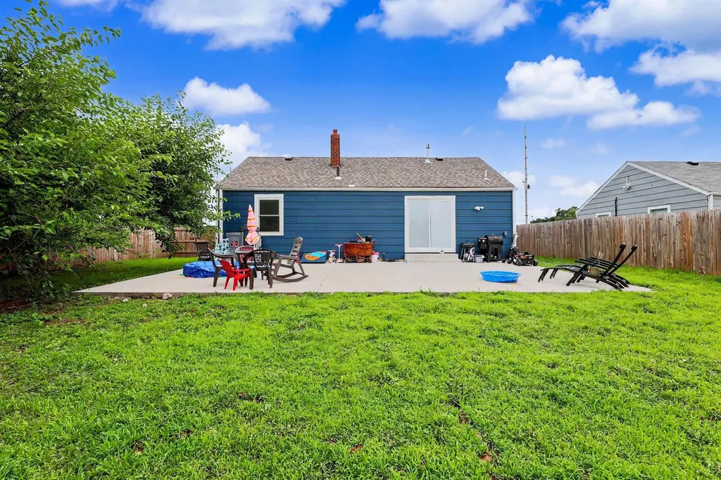 2200 S Seneca Wichita KS 67213