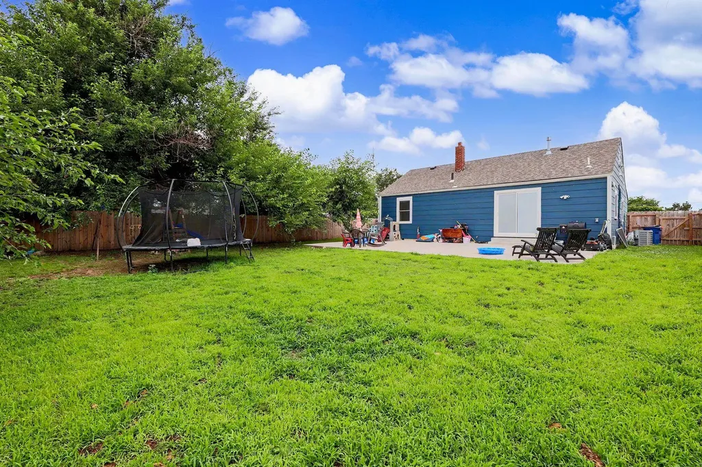 2200 S Seneca Wichita KS 67213