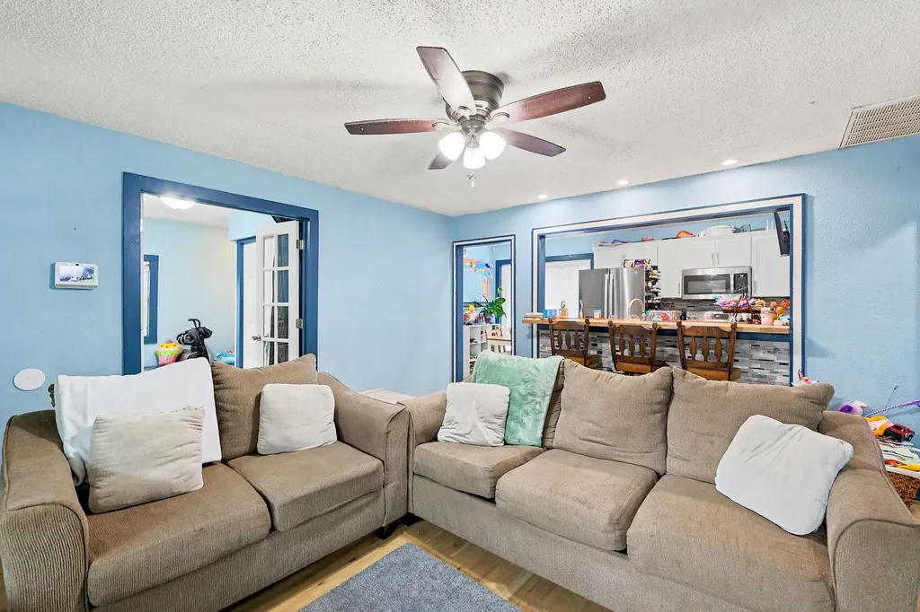 2200 S Seneca Wichita KS 67213