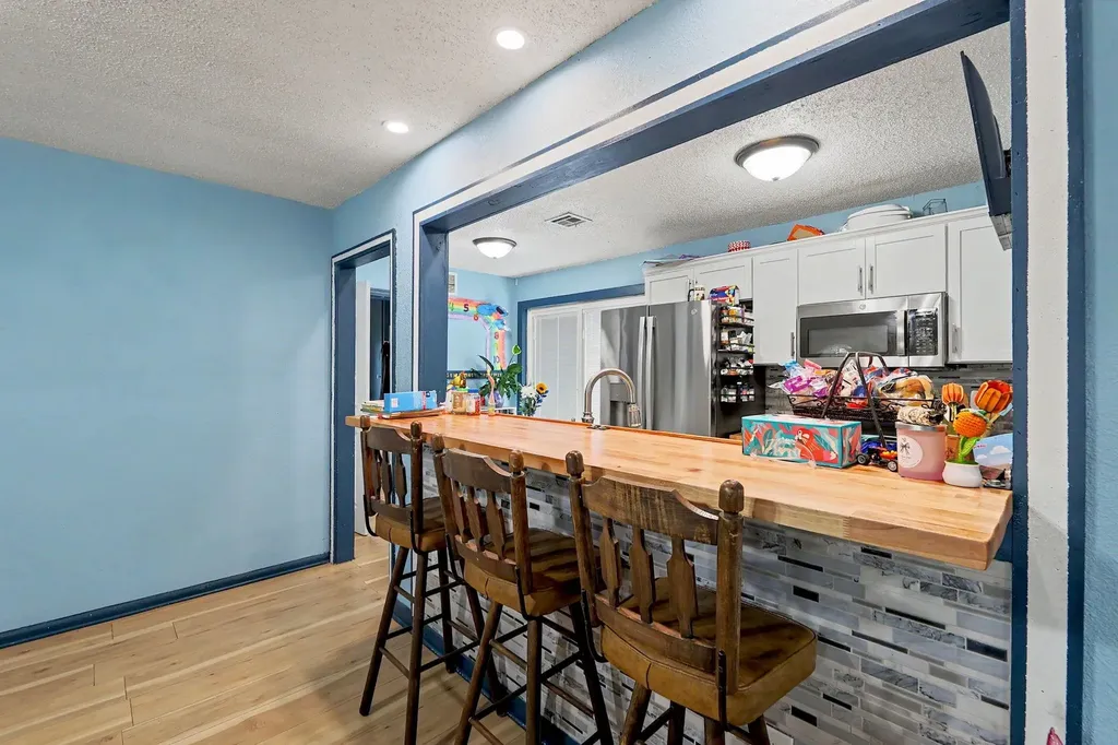 2200 S Seneca Wichita KS 67213