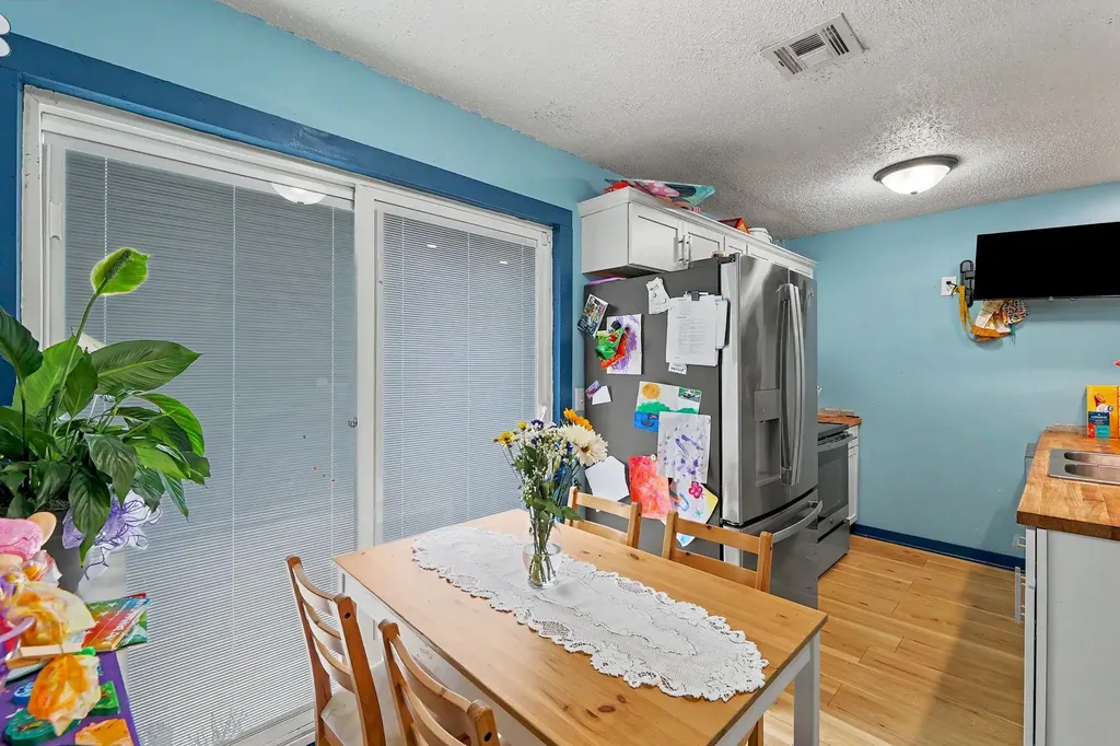 2200 S Seneca Wichita KS 67213