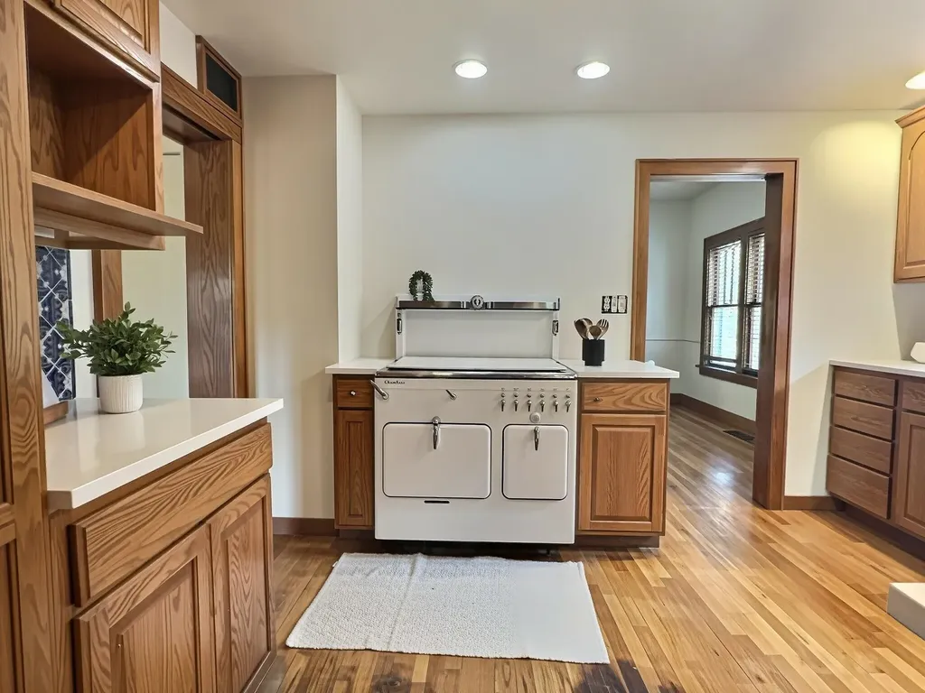 327 S Clifton Wichita KS 67218