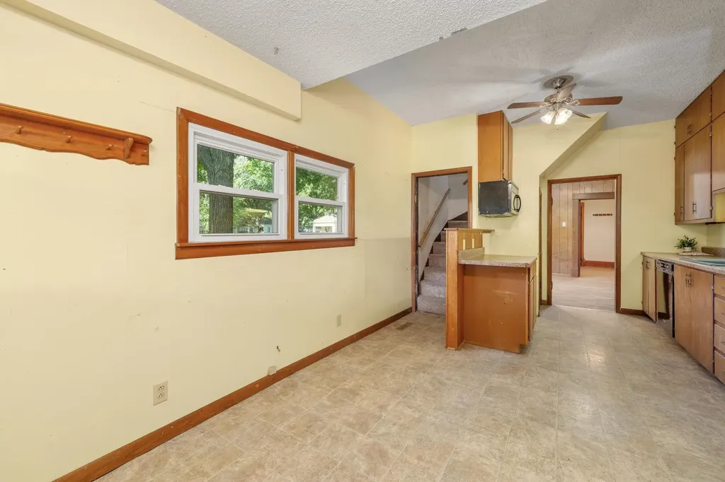 802 N Linden Street Belle Plaine KS 67013