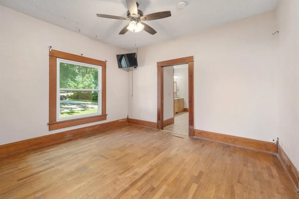 802 N Linden Street Belle Plaine KS 67013