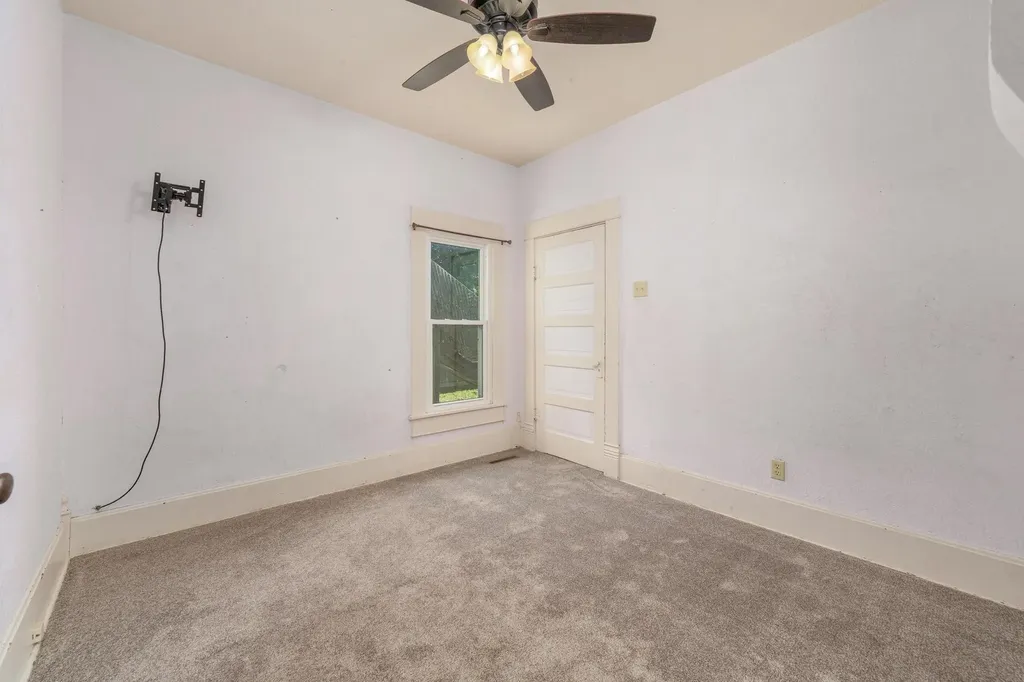 802 N Linden Street Belle Plaine KS 67013