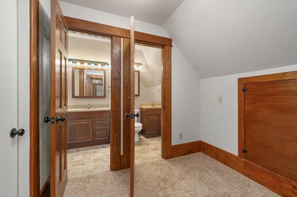 802 N Linden Street Belle Plaine KS 67013