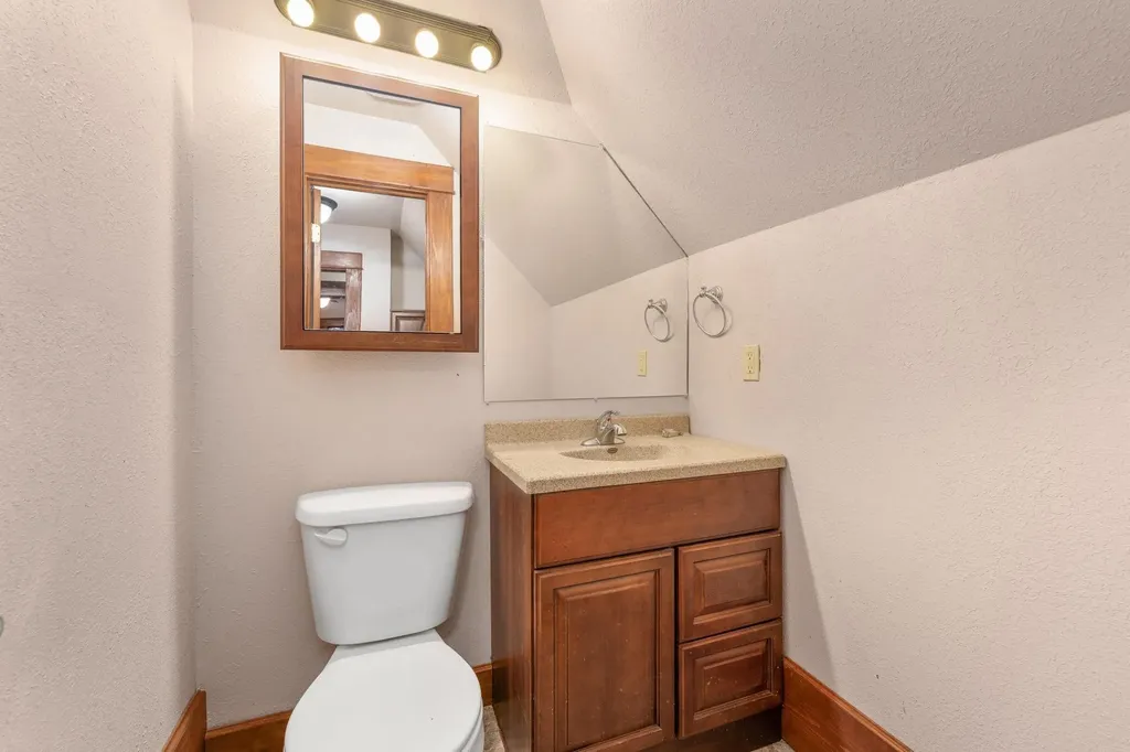 802 N Linden Street Belle Plaine KS 67013