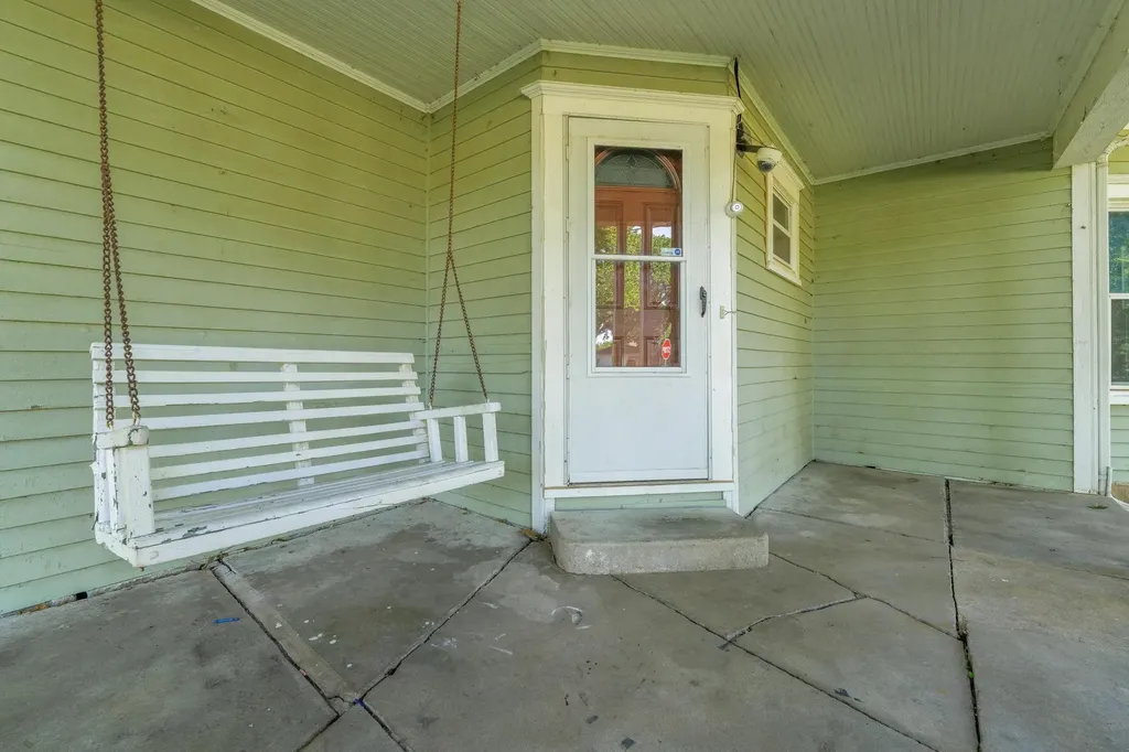802 N Linden Street Belle Plaine KS 67013
