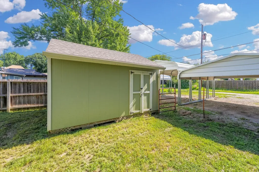 802 N Linden Street Belle Plaine KS 67013
