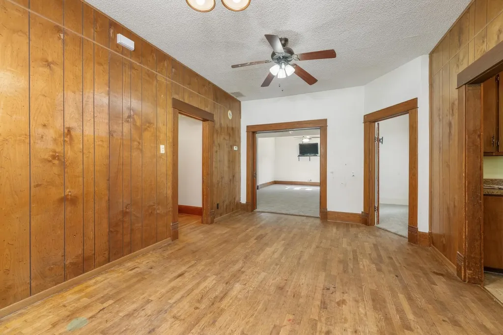 802 N Linden Street Belle Plaine KS 67013