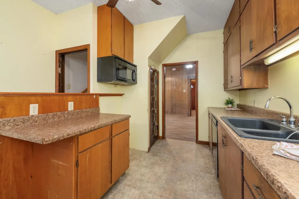 802 N Linden Street Belle Plaine KS 67013