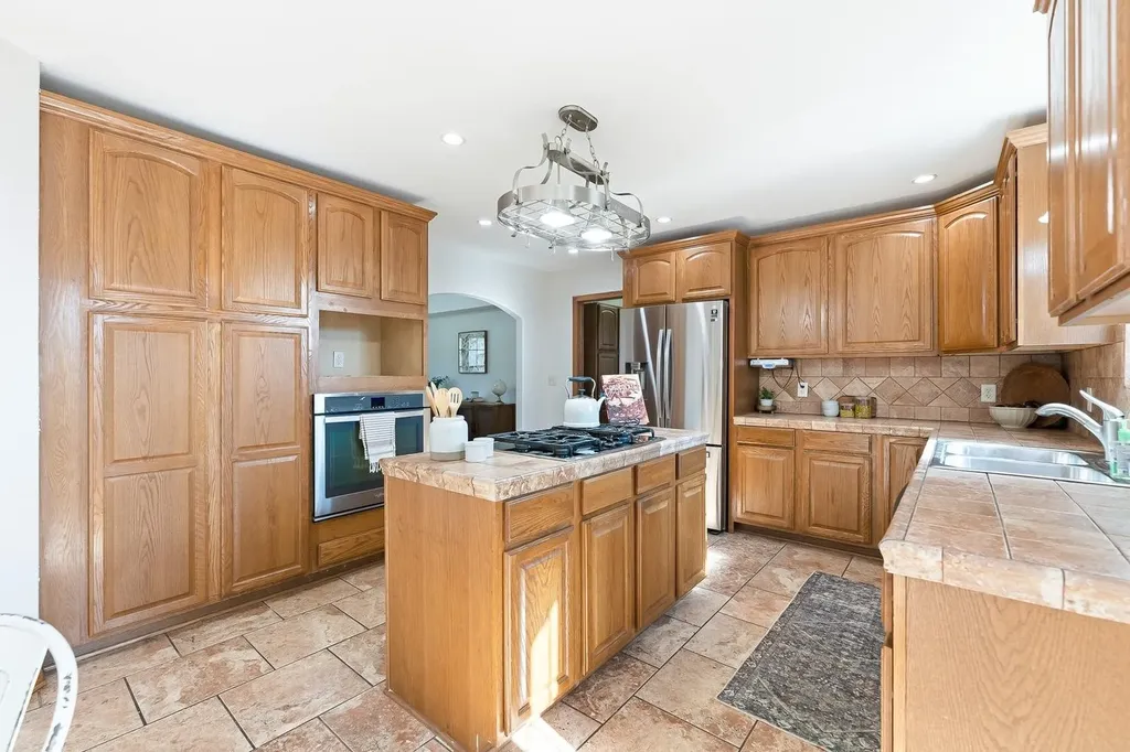 2142 N Malcolm Street Wichita KS 67208