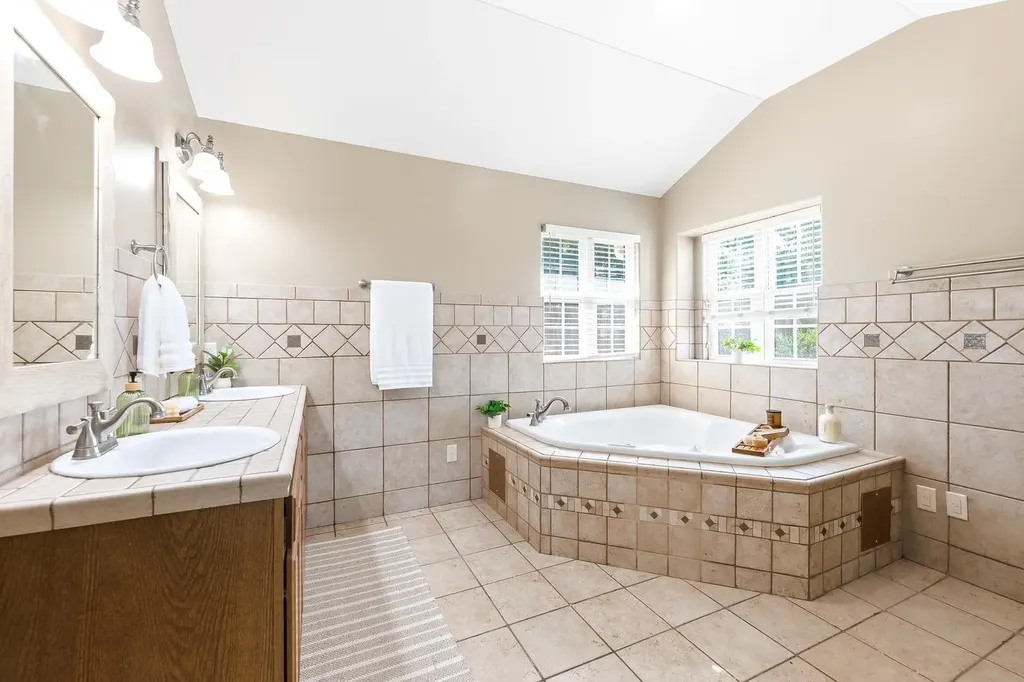 2142 N Malcolm Street Wichita KS 67208
