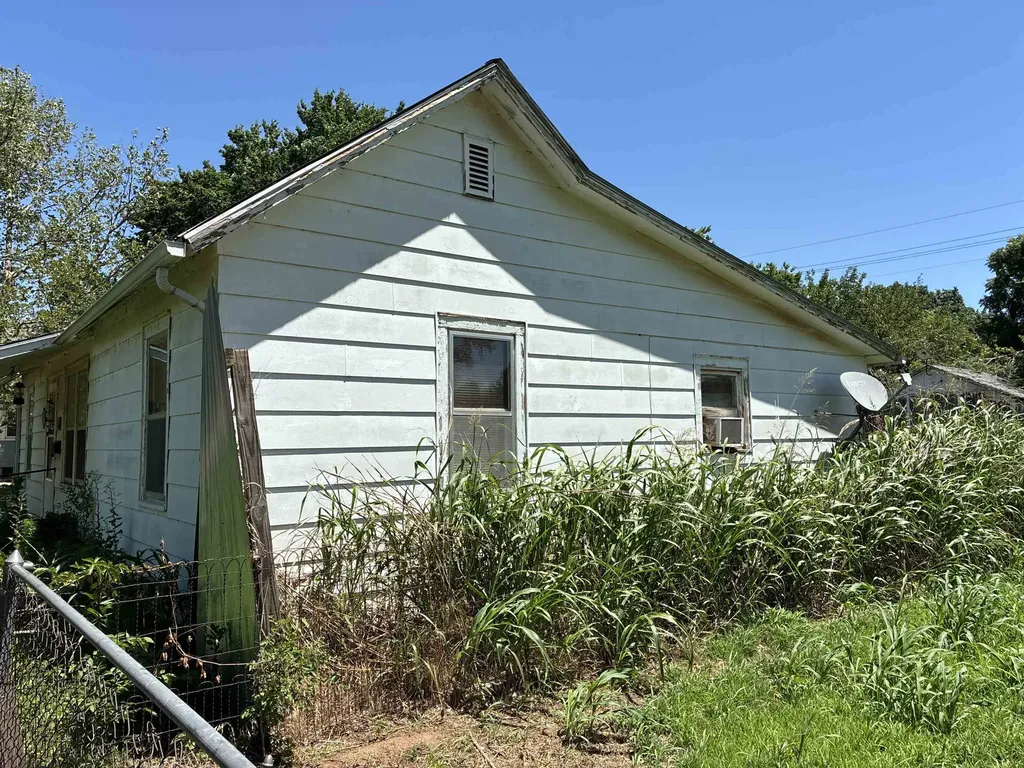 425 S Kansas Avenue Anthony KS 67003