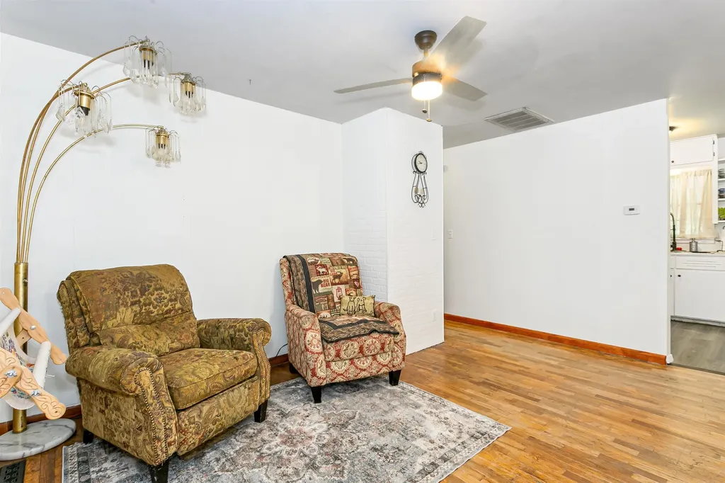 1220 N Money Avenue Augusta KS 67010