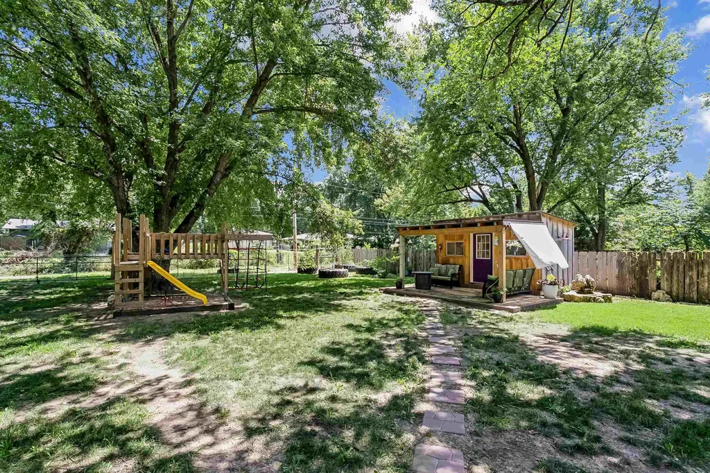 1220 N Money Avenue Augusta KS 67010