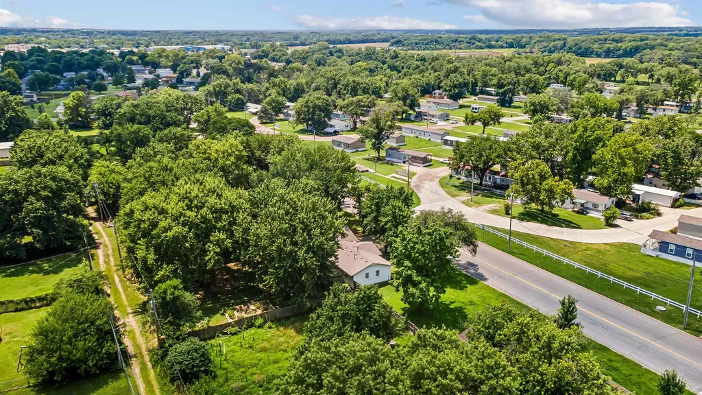 1220 N Money Avenue Augusta KS 67010