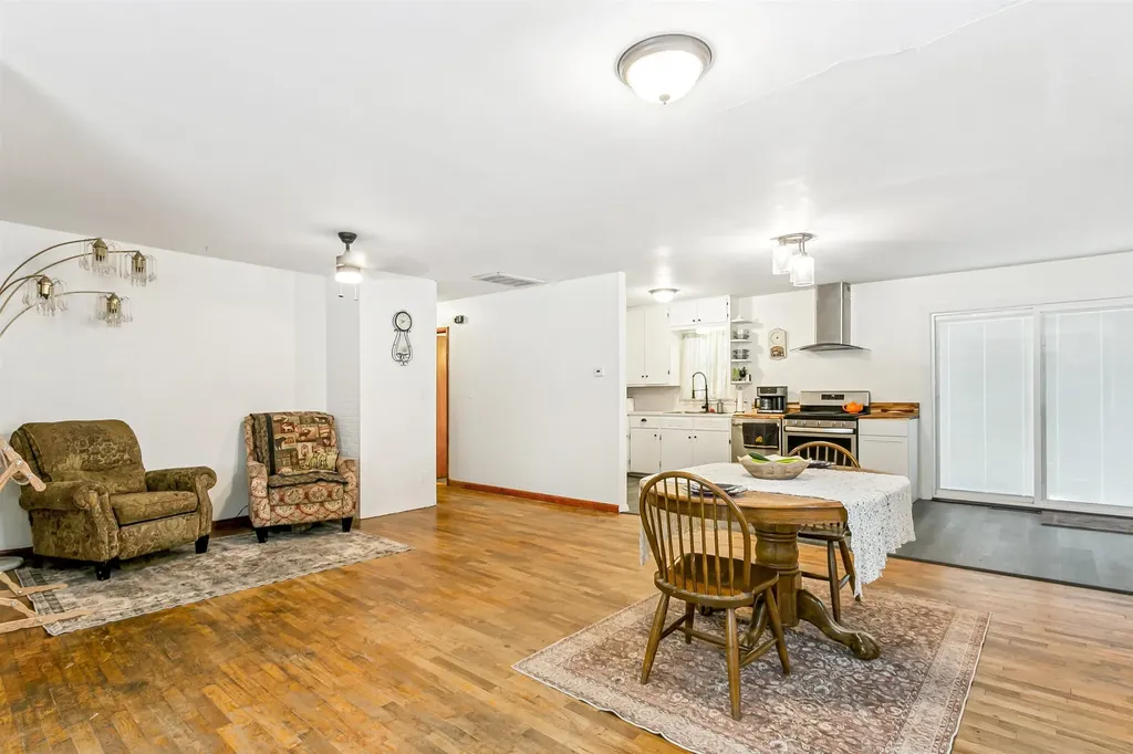 1220 N Money Avenue Augusta KS 67010
