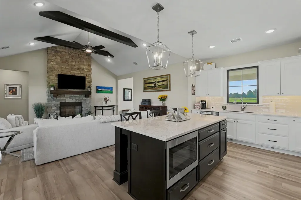 217 N Heritage Road Wellington KS 67152