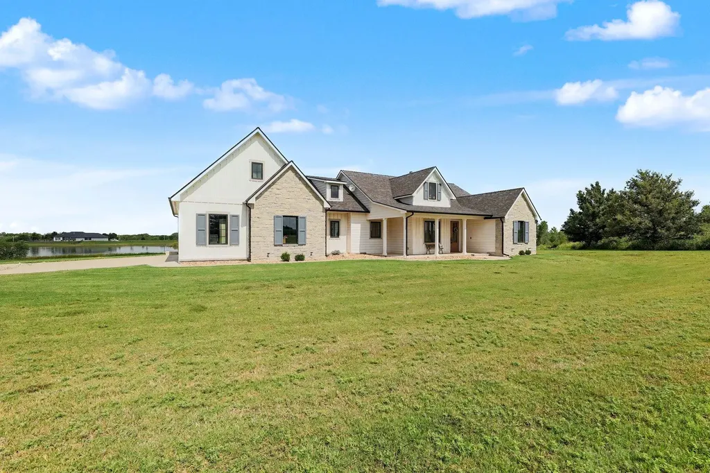 217 N Heritage Road Wellington KS 67152