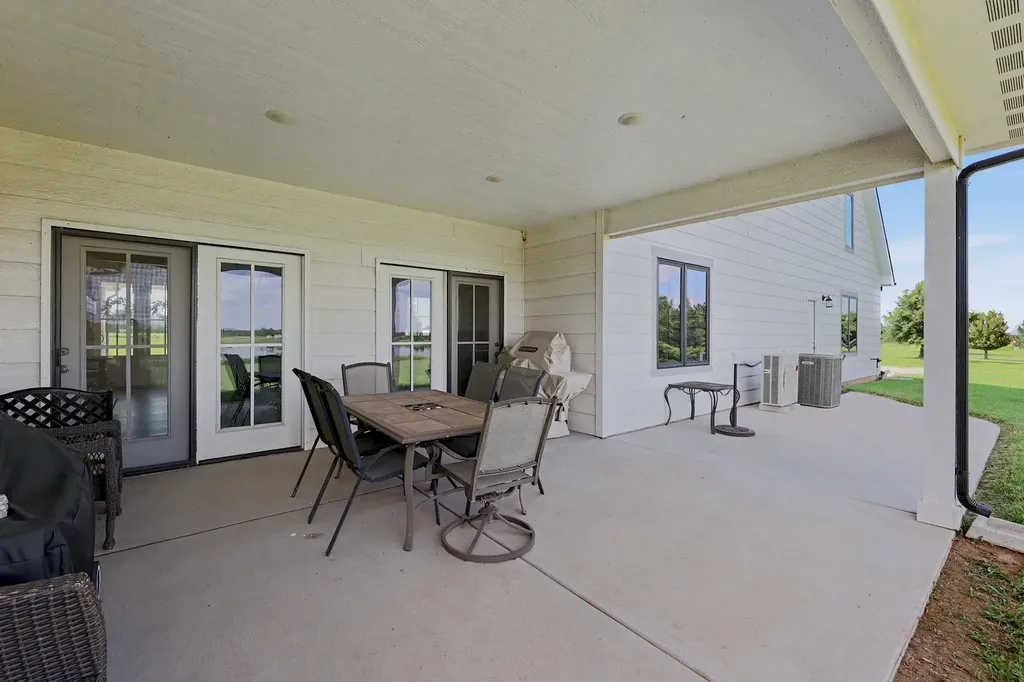 217 N Heritage Road Wellington KS 67152