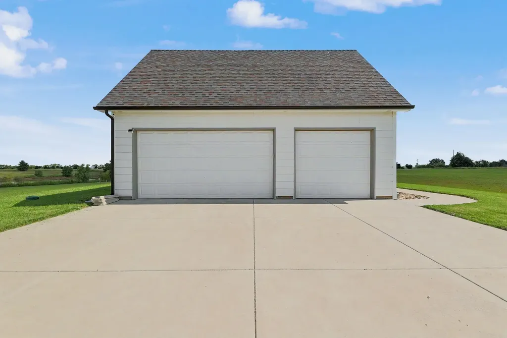 217 N Heritage Road Wellington KS 67152