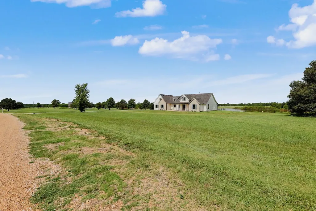 217 N Heritage Road Wellington KS 67152