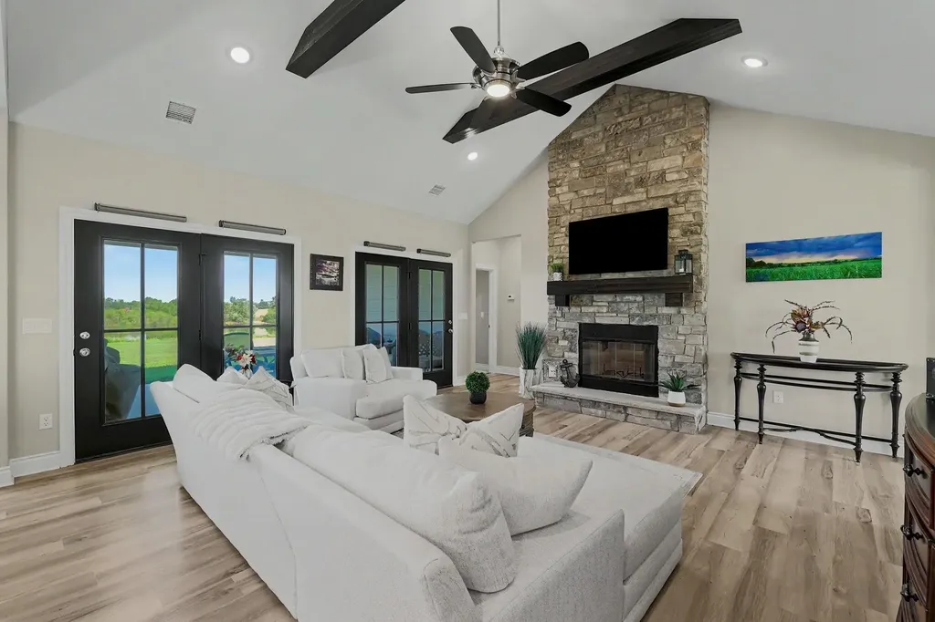 217 N Heritage Road Wellington KS 67152