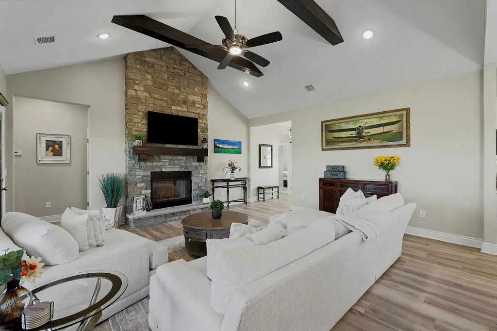217 N Heritage Road Wellington KS 67152