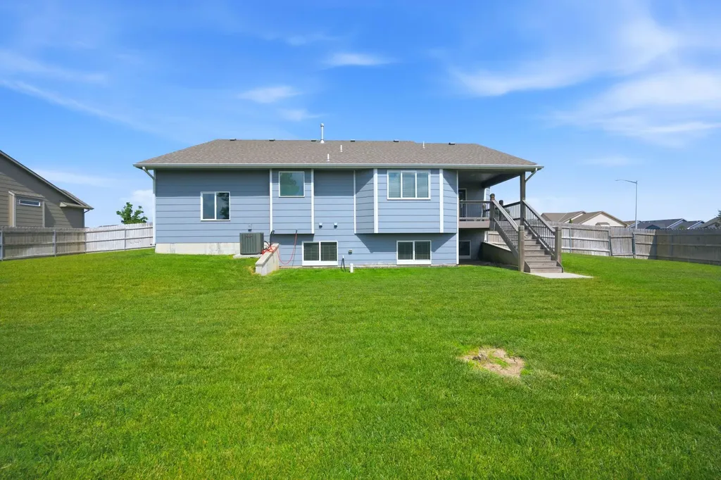 5279 N Pebblecreek Street Wichita KS 67226