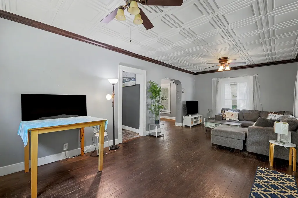 1538 N Holyoke Wichita KS 67208