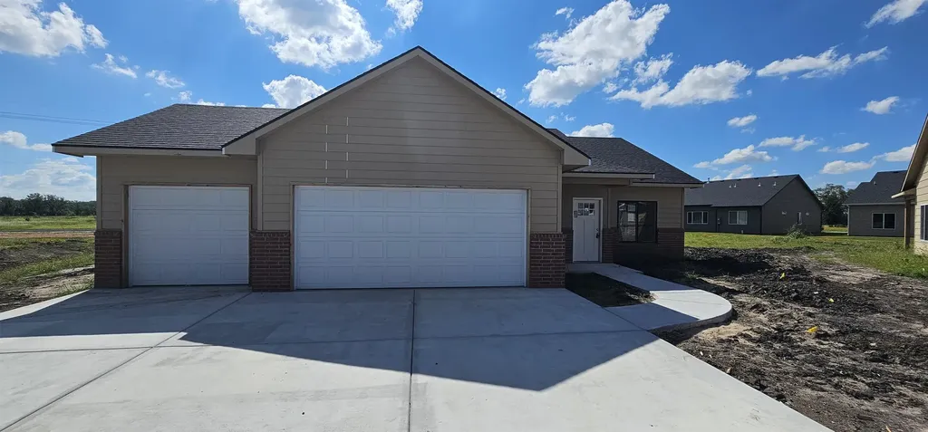 1629 Midway Court Valley Center KS 67147
