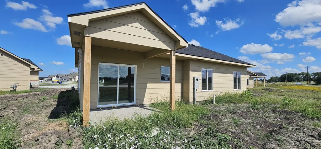 1629 Midway Court Valley Center KS 67147