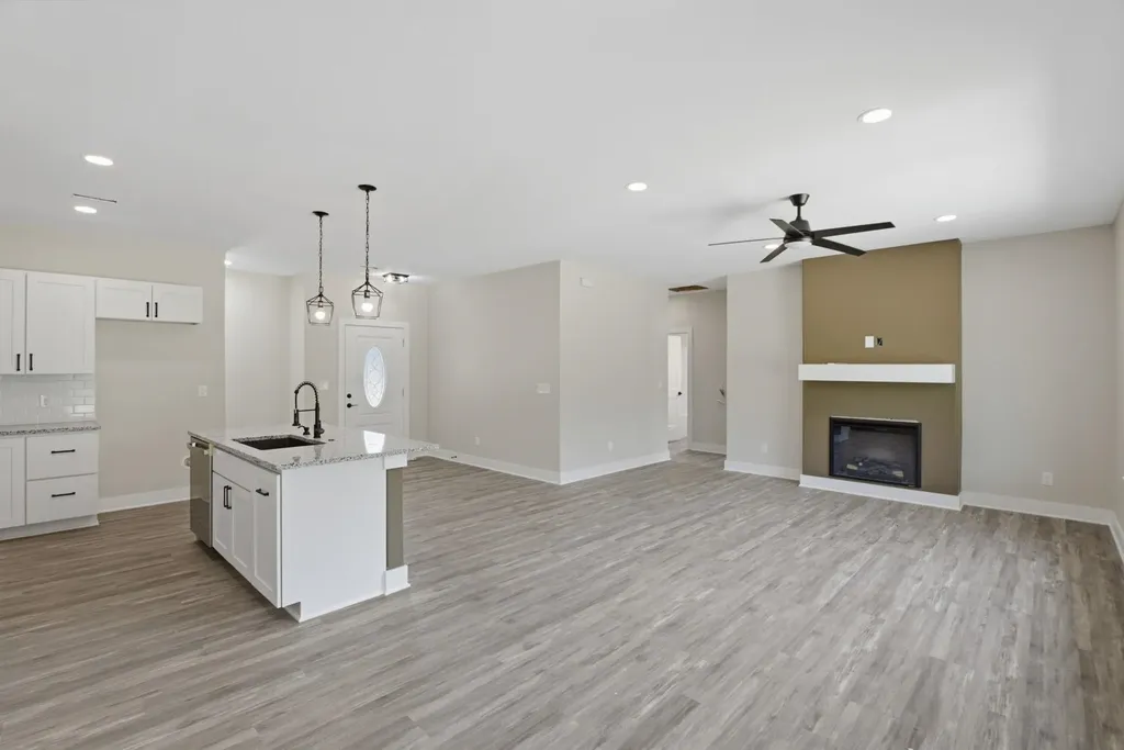 635 S Arbor Valley Way Valley Center KS 67147