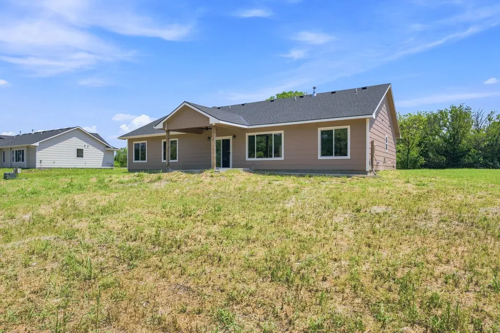 635 S Arbor Valley Way Valley Center KS 67147
