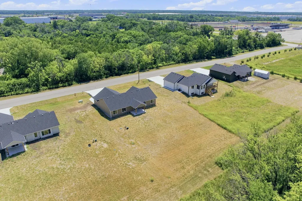 635 S Arbor Valley Way Valley Center KS 67147