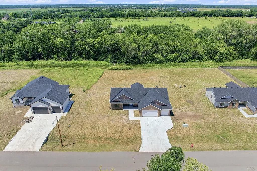 635 S Arbor Valley Way Valley Center KS 67147