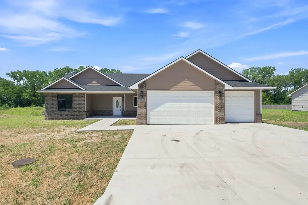 635 S Arbor Valley Way Valley Center KS 67147