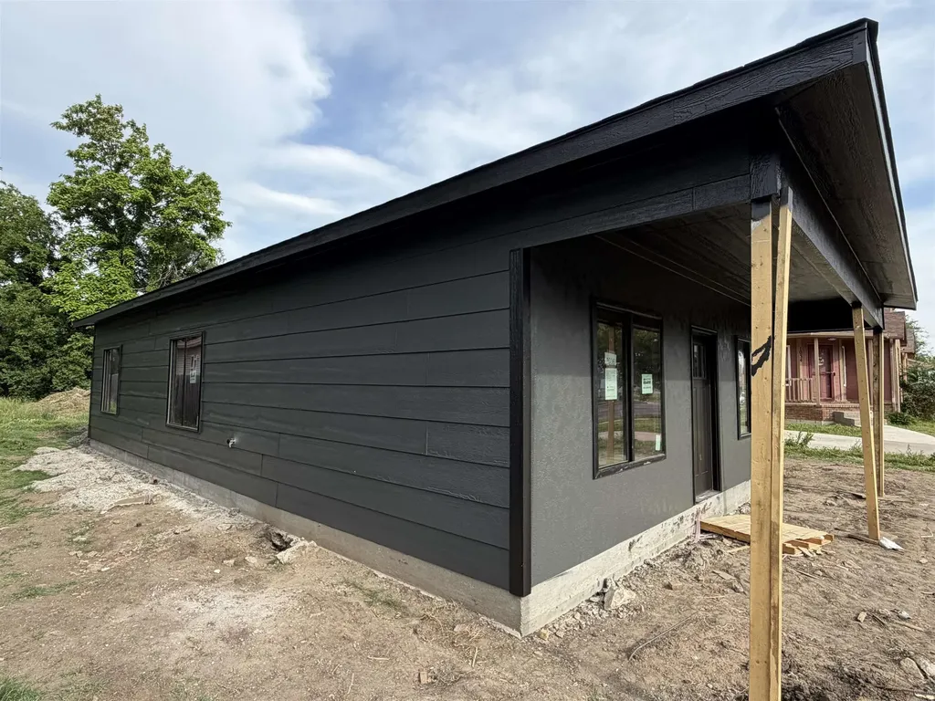 1036 N Cleveland Wichita KS 67214