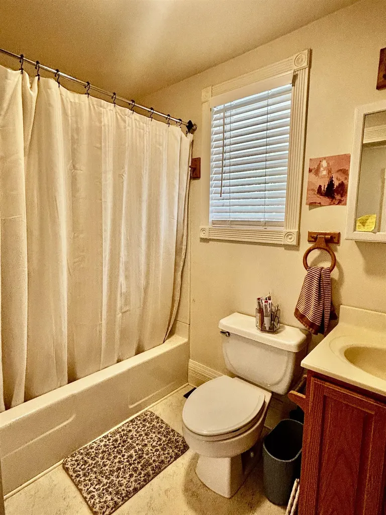 1408 N Meridian Peck KS 67120