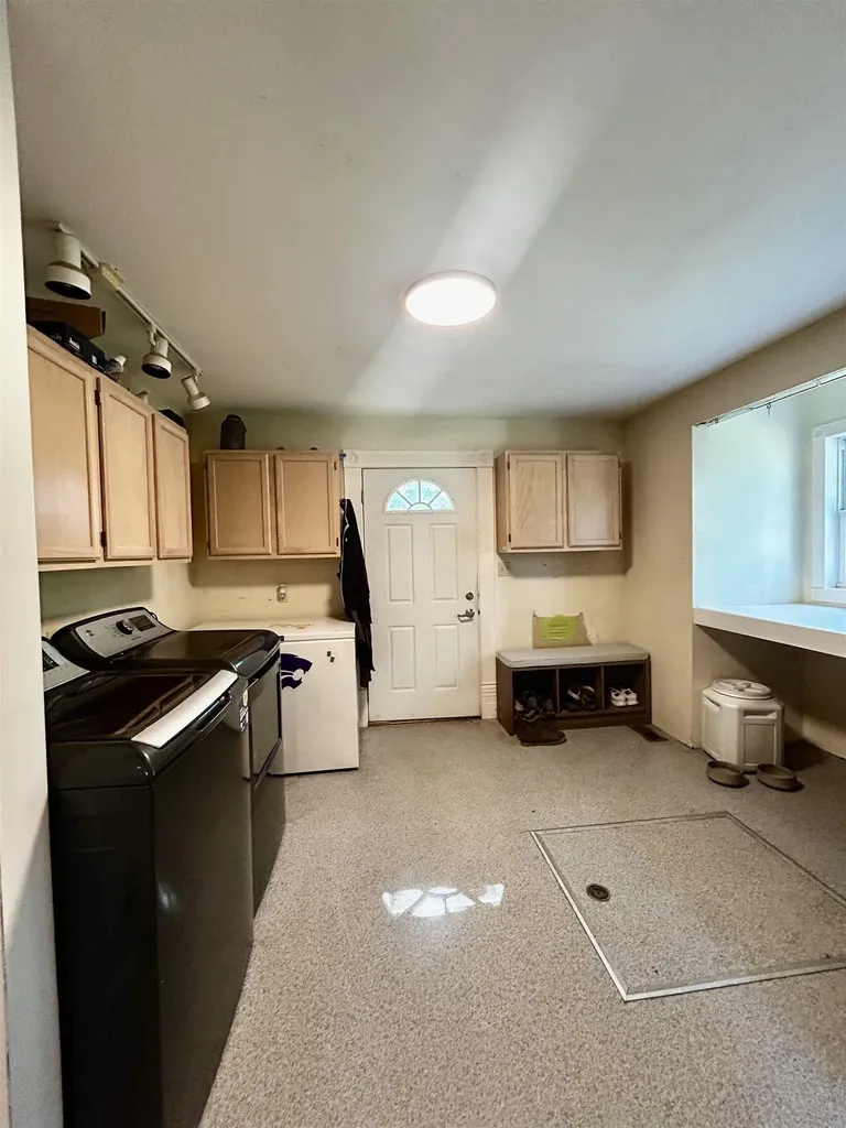 1408 N Meridian Peck KS 67120