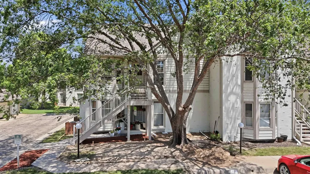 8018 E Woodspring Way Wichita KS 67226